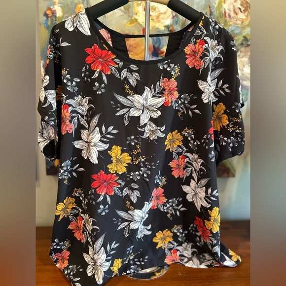 SHEIN Tops - SHEIN Floral Kimono Blouse
